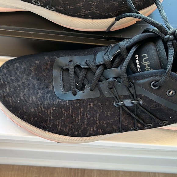 Ryka Leopard Print Dynamic Pro Running Shoes Size 9 - Picture 2 of 7